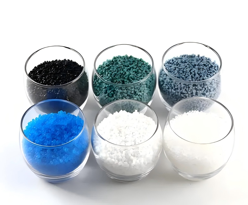 မြင့်မားသော မာကျောသော TPE ပစ္စည်းထုတ်ကုန်များသည် ပိုမိုဖြူစင်လာပါသလား။ ပစ္စည်းမာကျောမှုက အသားဖြူခြင်းနဲ့ သက်ဆိုင်သလား။